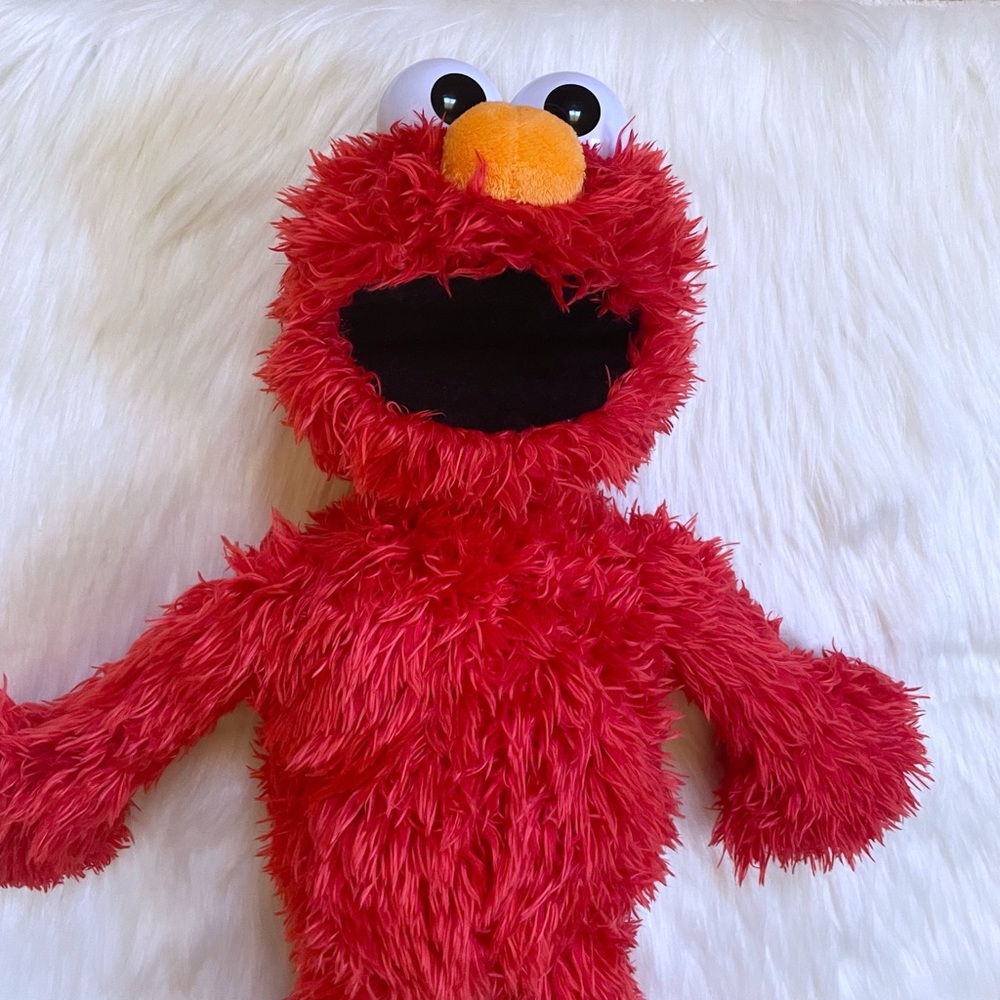 Hasbro Sesame Street Play All Day Interactive Elmo - Picture 5 of 13